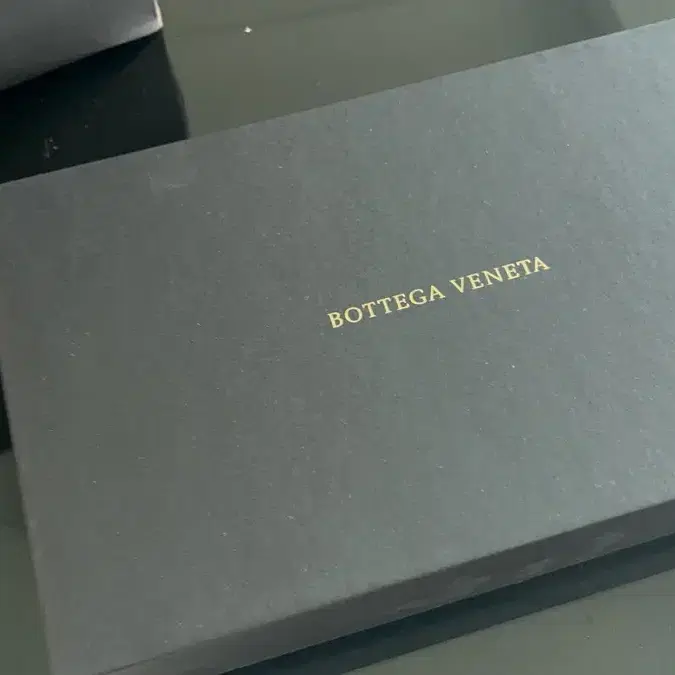 보테가 베네타 (BOTTEGA VENETA) 나비 장지갑