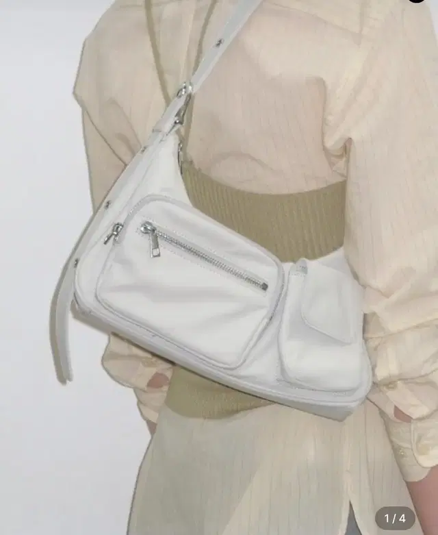 노앤뮤트 Multi pocket bag