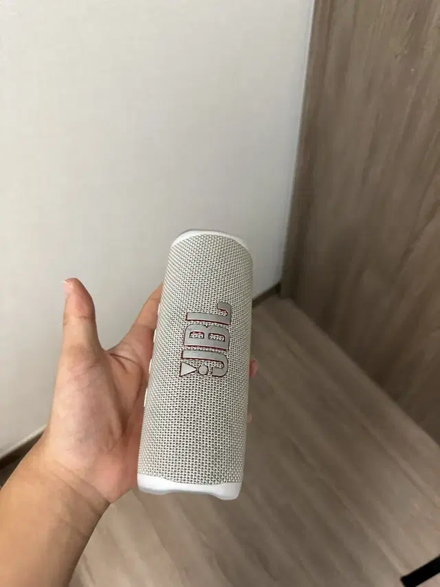 jbl flip 6 풀박스 판매합니다