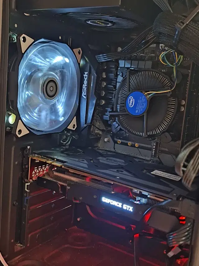 게이밍 개인 컴퓨터 I7 8700 GTX1070TI 데스크탑 완성본체