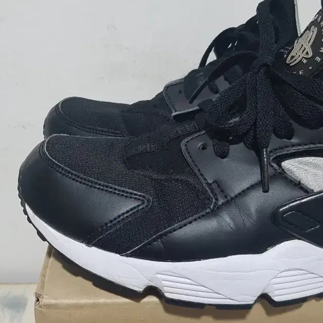 택포 260/265 정품 NIKE AIR HUARACHE 경량 쿠션화!