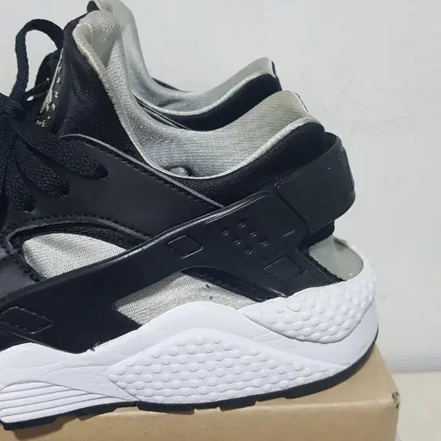 택포 260/265 정품 NIKE AIR HUARACHE 경량 쿠션화!