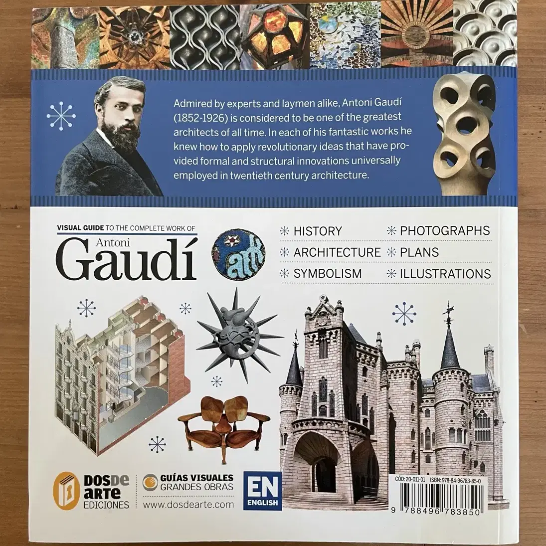 Antoni Gaudi : VISUAL GUIDE