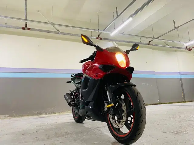 KR 코멧GT250R 아크라포빅 레드/블랙컬러 튜닝다수  깔끔한 바이크