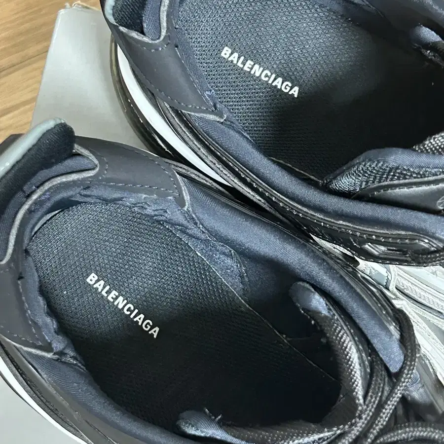 44 balenciaga 타이렉스 블랙 화이트