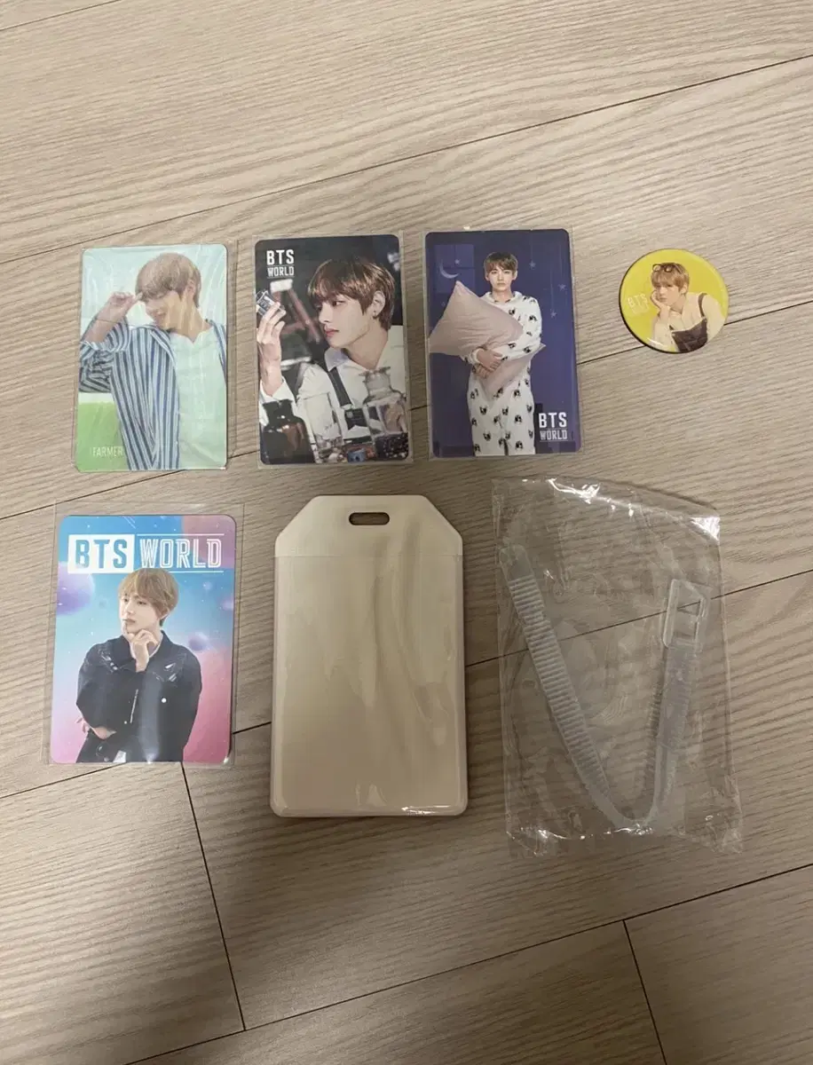 BTS WORLD Taehyung Photocard + Album