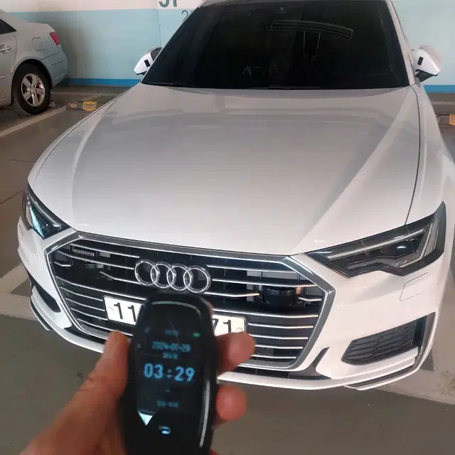 아우디 A6 스페어키 예비키로 AUDI 최신형 LCD 디지털키 추가 제작