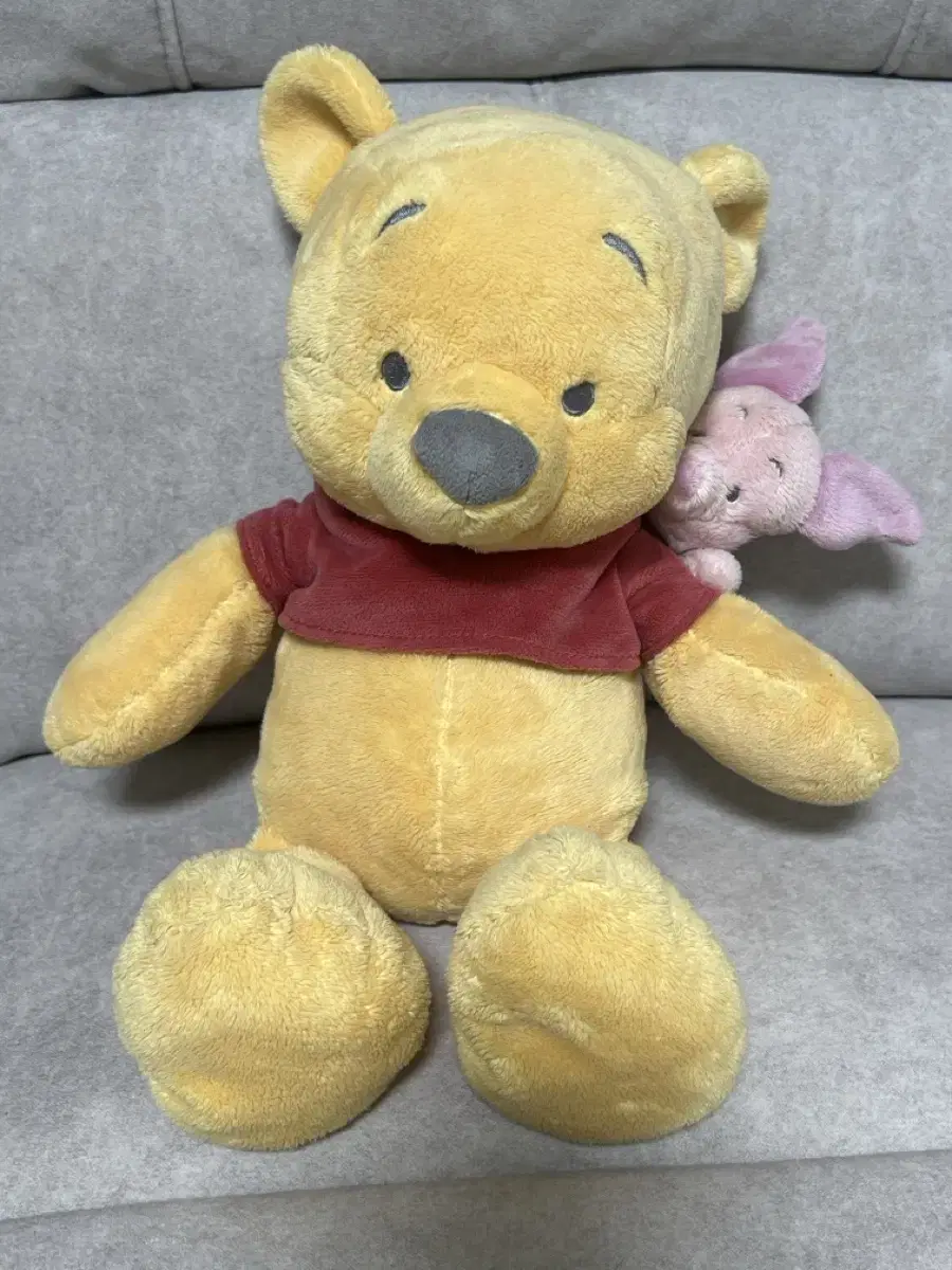 Disney Winnie the Pooh Figurine Hong Kong Disney Park Original