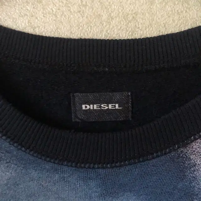 DIESEL 디젤 타이거 프린팅 스웨트셔츠