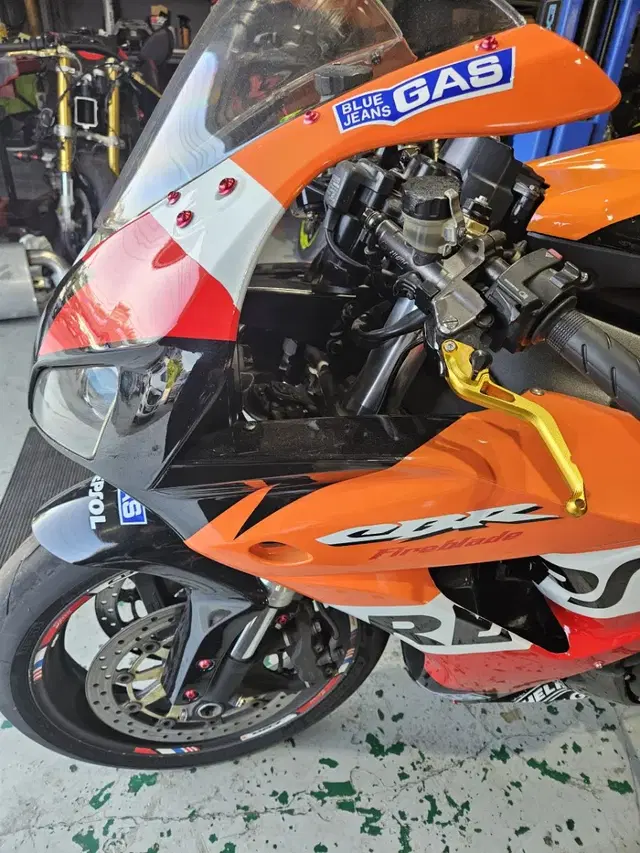 cbr1000rr 06년 요시무라 풀구변