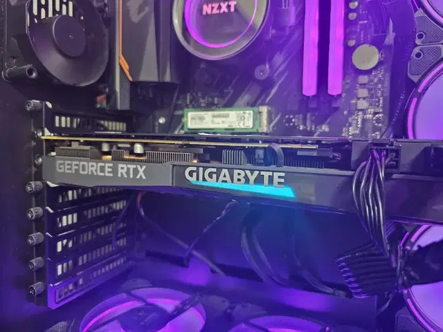 기가바이트 RTX 3070 OC 8GB 그래픽카드 팔아요