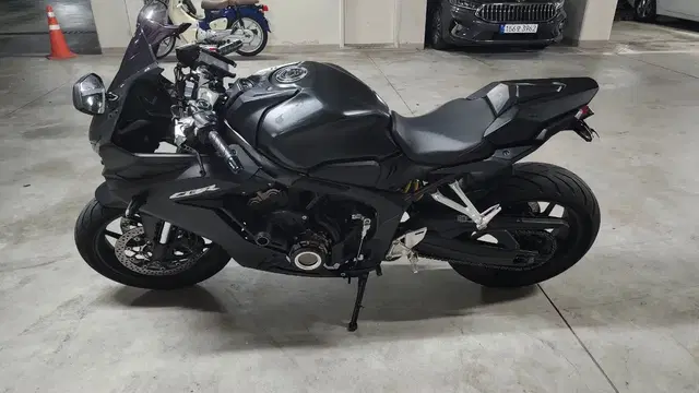 19년식 cbr650r 팝니다