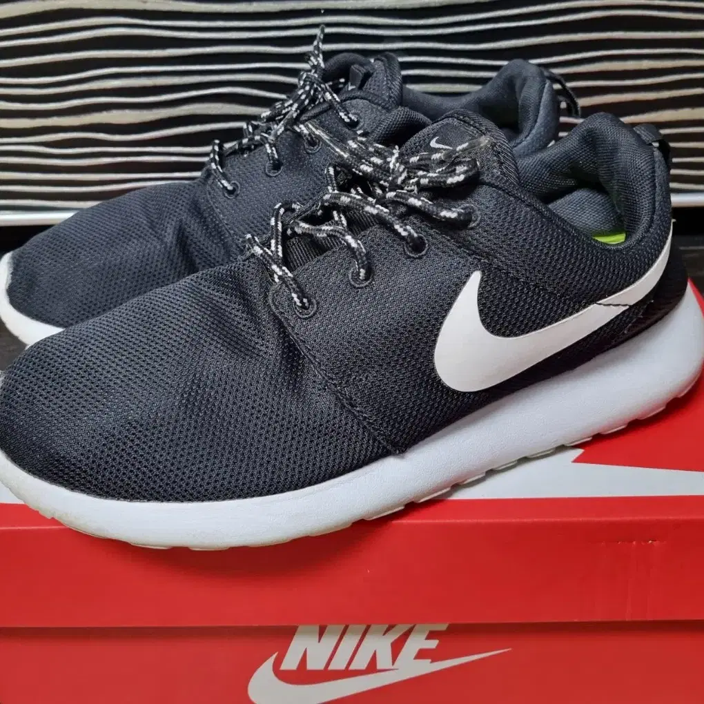 nike 나이키 로쉐원 검흰 스니커즈, 운동화 235-240