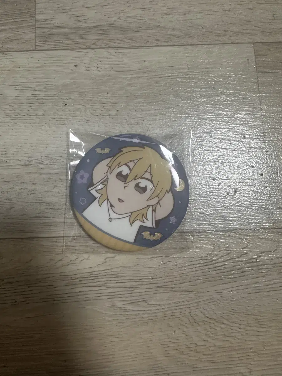 Angsta Kaoru Bukubu Canbadge for sale!