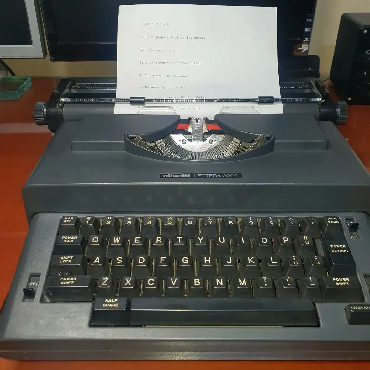 olivetti LETTERA 39EC 전동타자기