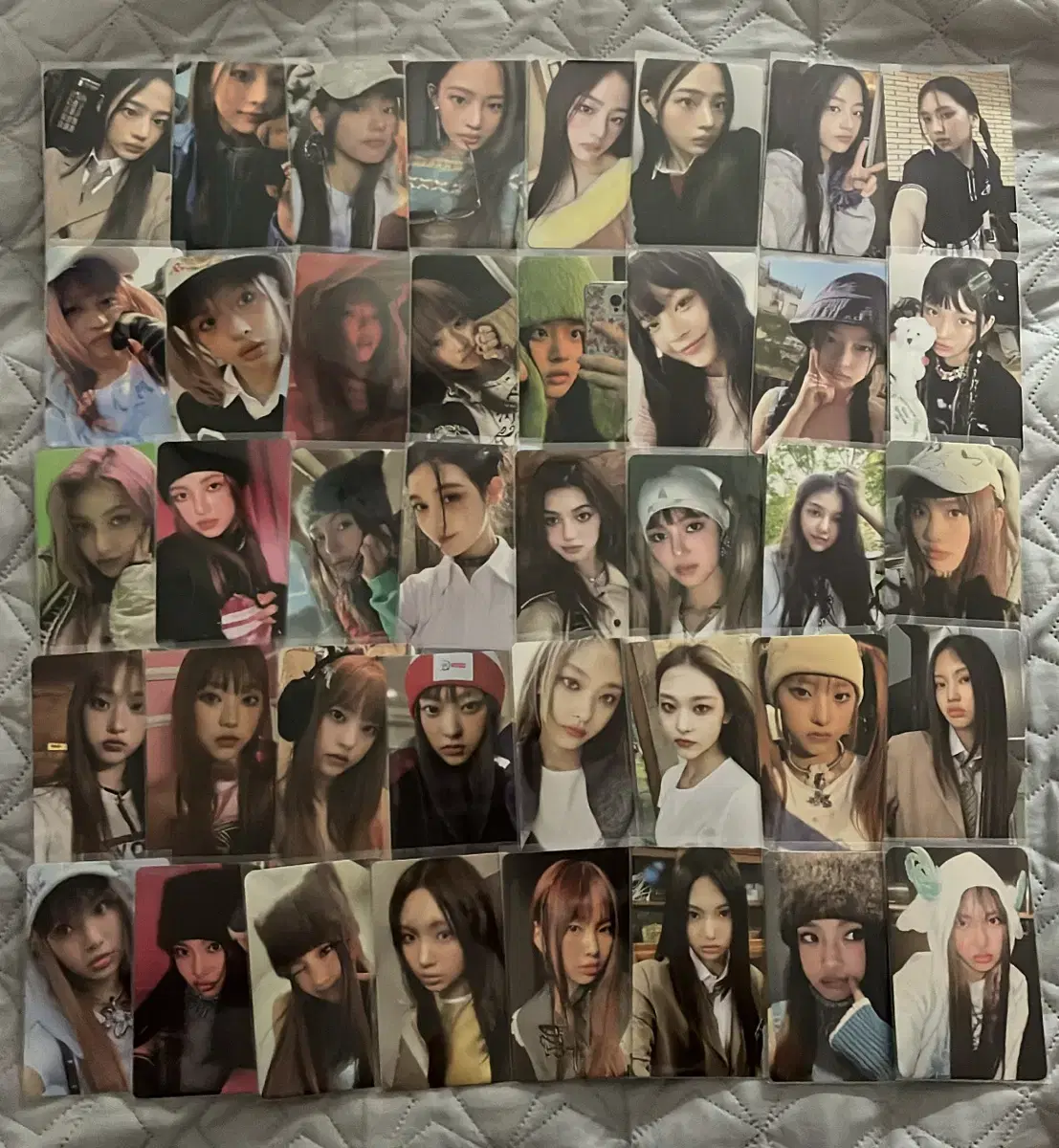 New Jeans minji hanni danielle haerin hyein photocard Sold in bulk (40 pieces)