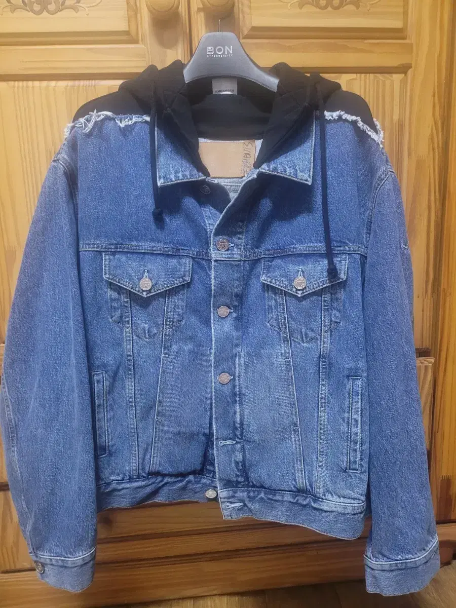 Vetements Denim Hooded Jacket (Hooded Jeans Jacket) XL (110~115) for sale.