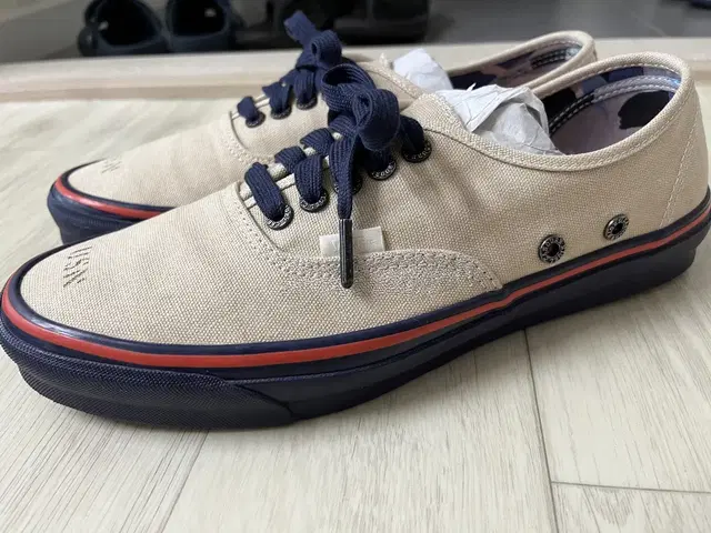 반스볼트X나이젤카본 어센틱 US10.5 285 vans vault