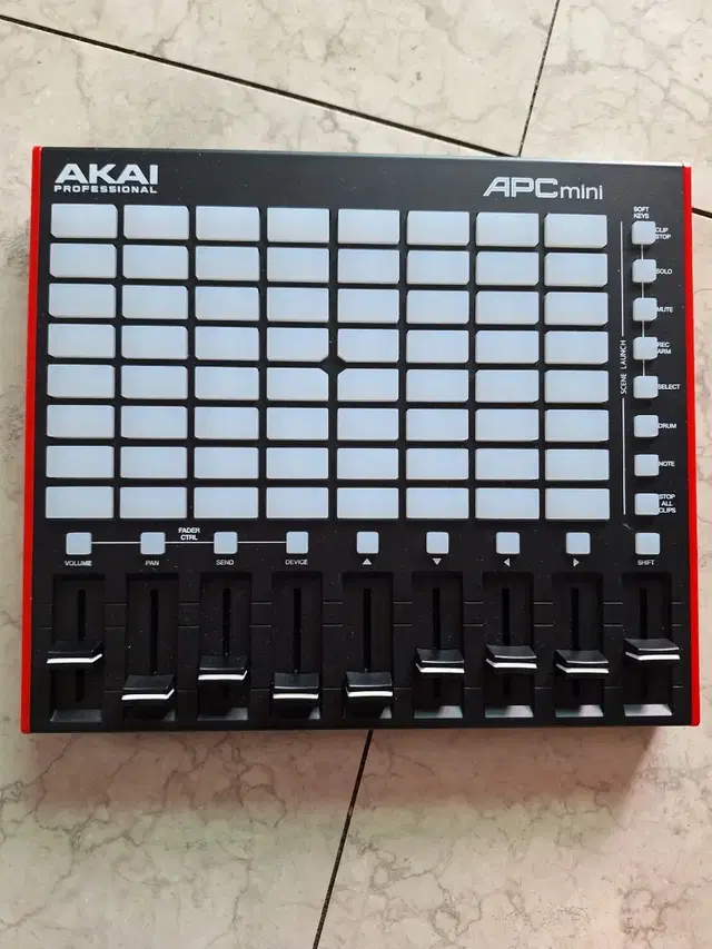 akai apc mini mk2 미디컨트롤러