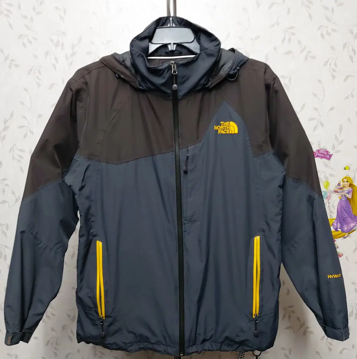 X/Sold.The North Face L/105 Highvent Windbreaker Jacket