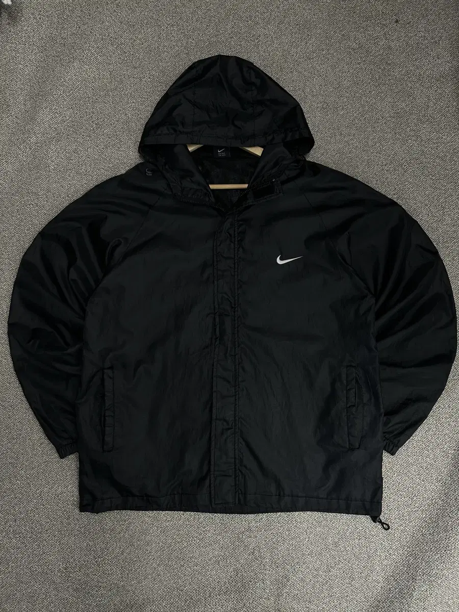 L)Nike Basic Swoosh Windbreaker