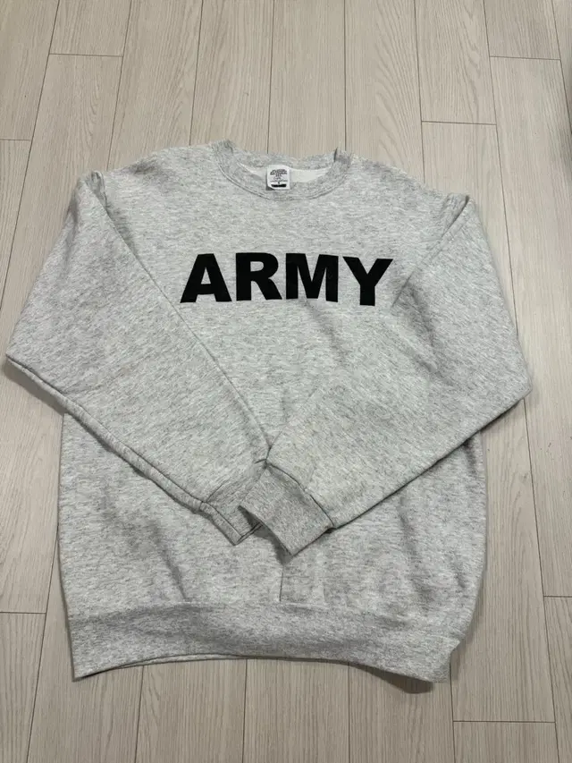 Us army sweat shirt ( s )