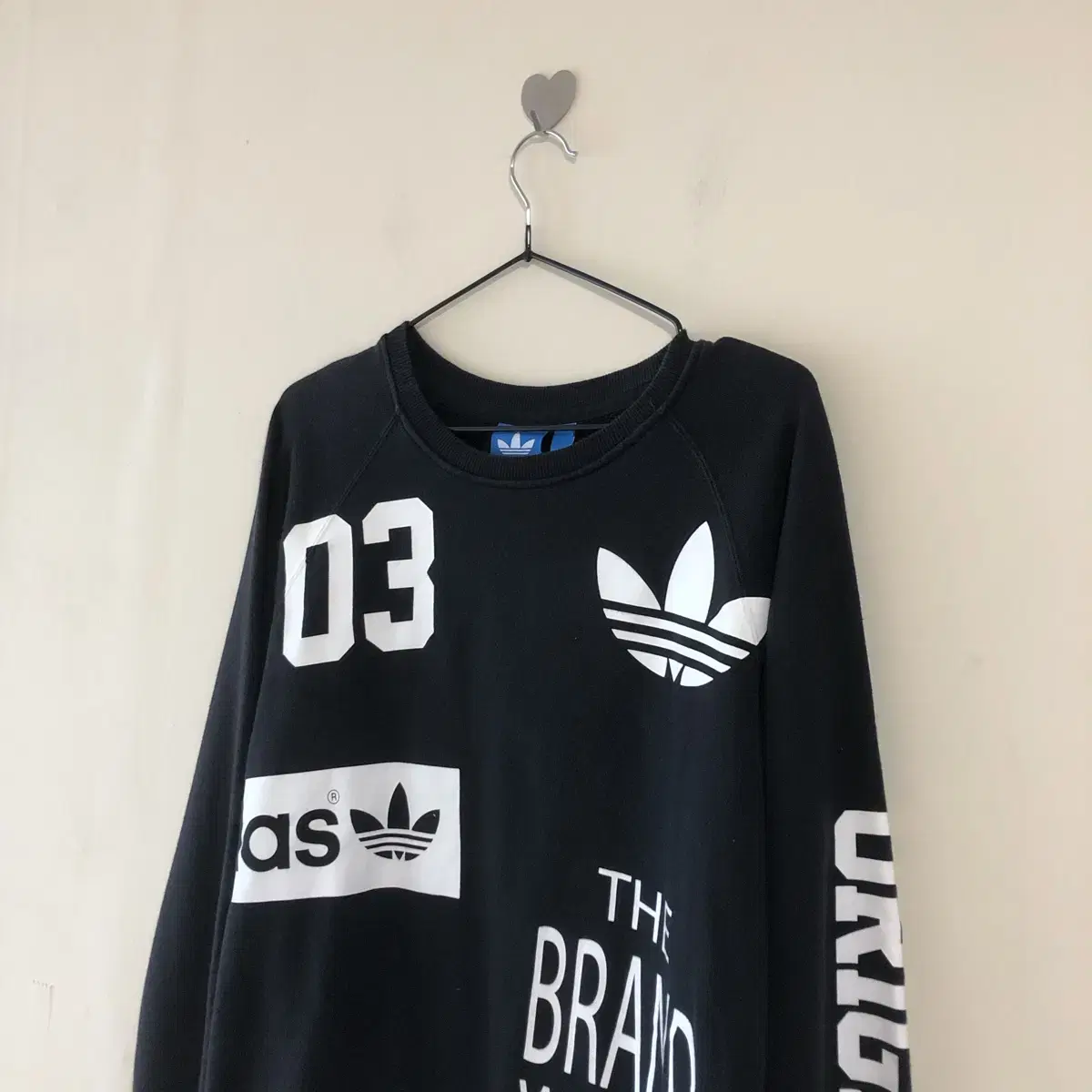 Vintage Adidas black logo sweat shir