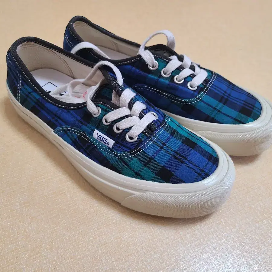 반스 어센틱 44 DX Anaheim Factory OG Plaid(23