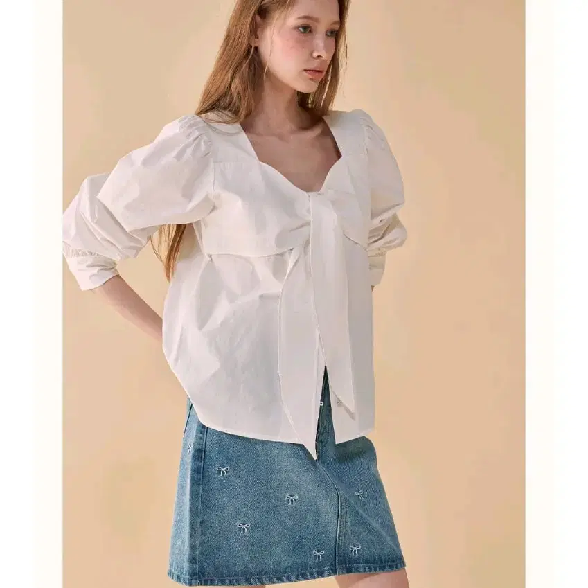 론론 RIBBON BOW BLOUSE IVORY