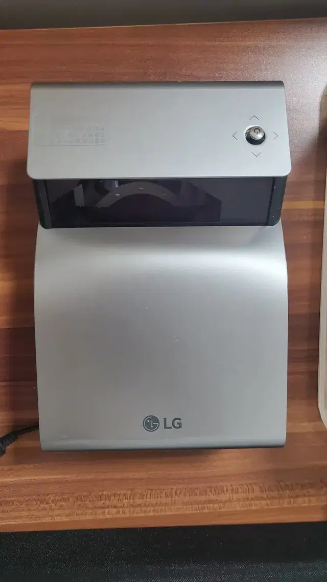 초단초점 빔프로젝터 lg ph450u 팝니다