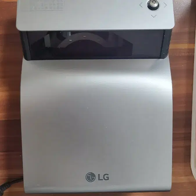 초단초점 빔프로젝터 lg ph450u 팝니다