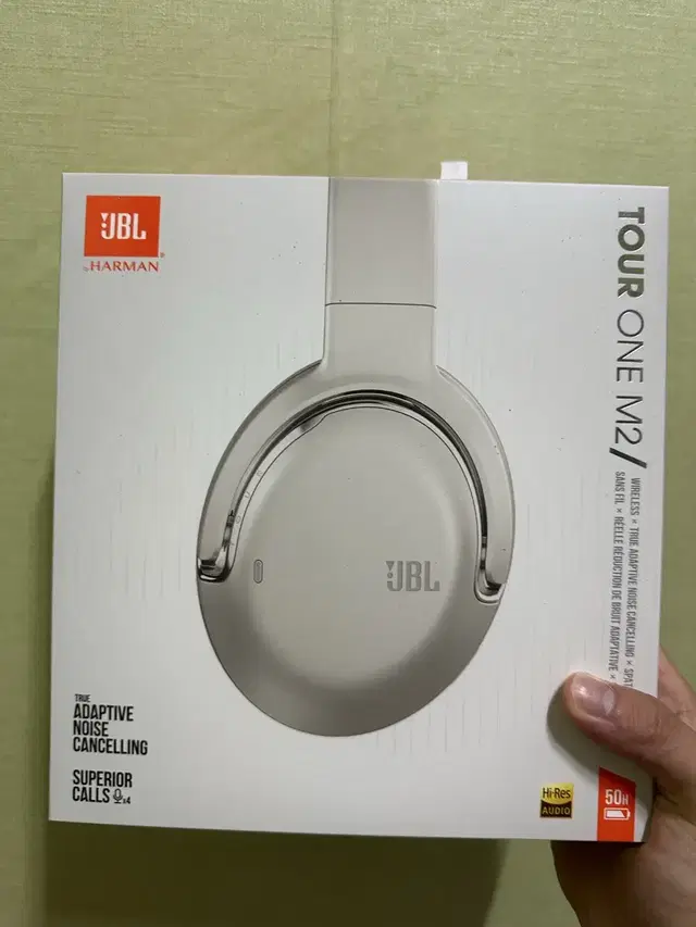 JBL TOUR ONE M2