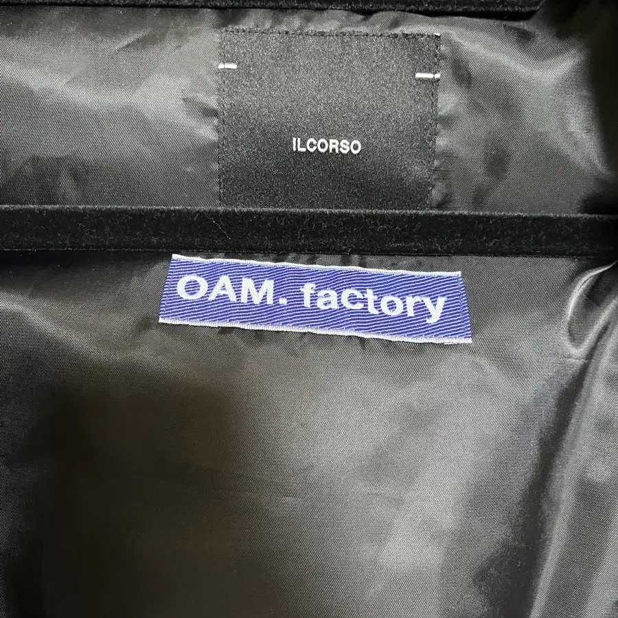 일꼬르소 x oam factory 콜라보 패딩 조끼 팝니다