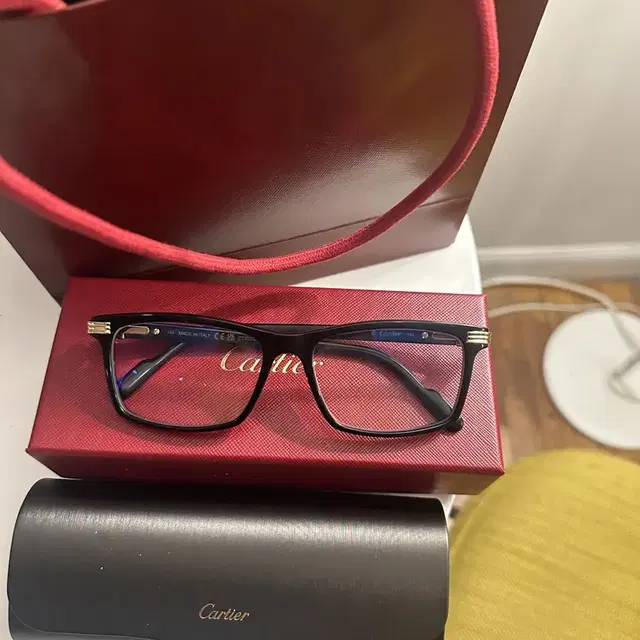 까르띠에 cartier 뿔테안경