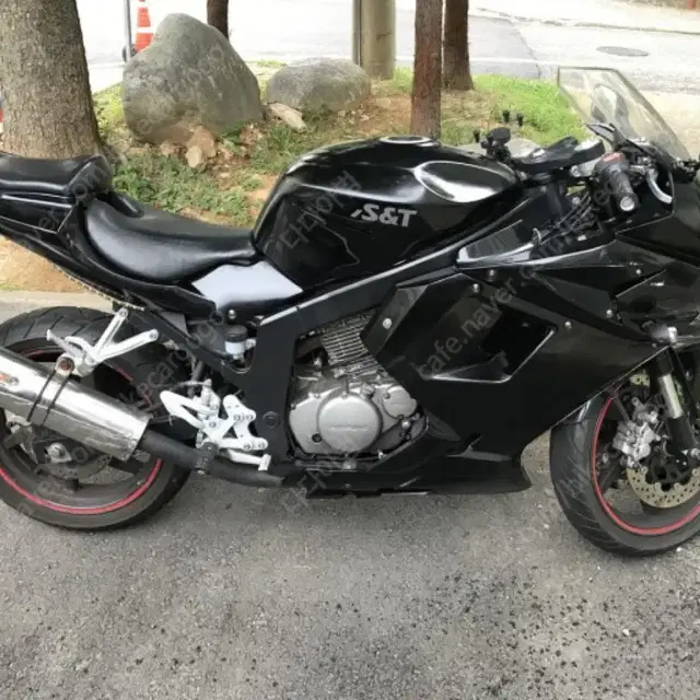 Cbr125 코멧125 100이하로 구해봐요