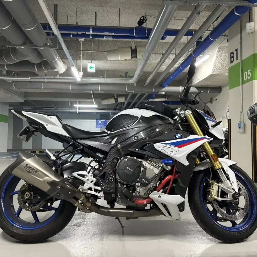 s1000r 17년식 풀배기 단조휠 급매합니다.