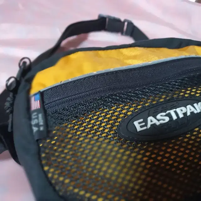 레어아이템.이스트팩 EASTPAK 초기 미국산 힙색.크로스백