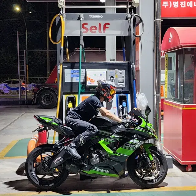 가와사키 닌자 zx6r