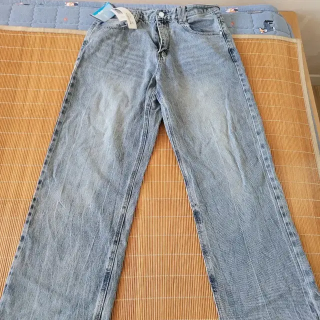 새상품) 데케트 워싱 연청 Mid Rise Wide Jeans 32