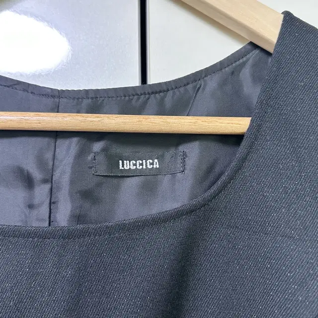 Luccica 리본 하프 원피스