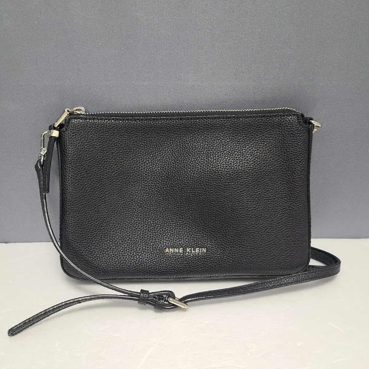 Anne Klein Black Leather Crossbody Bag ㅡ0919