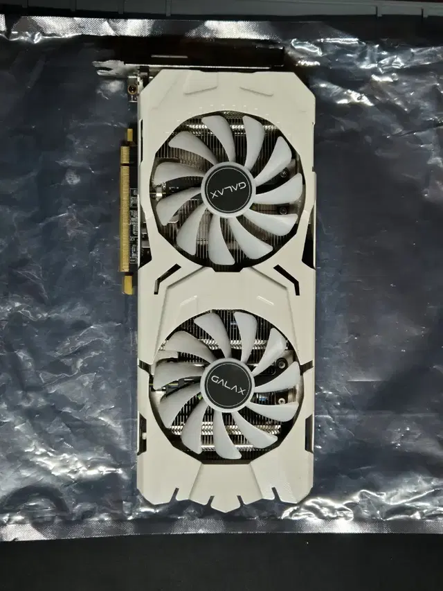 갤럭시 GTX1070 EXOC SUPER WHITE 8GB 그래픽카드