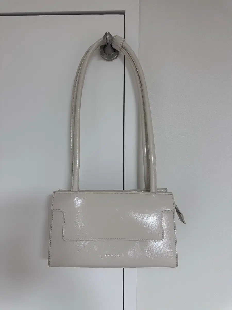 Findkapoor Mati Bag 24 Ivory