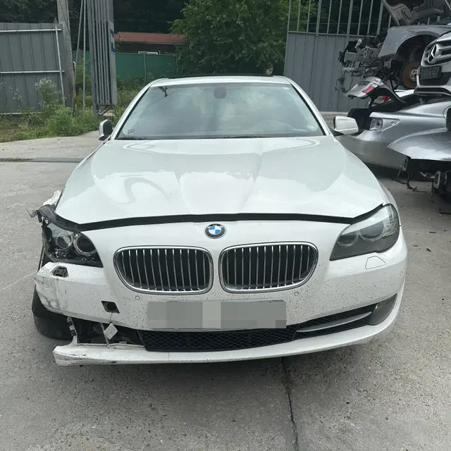 BMW 528i (F10) 571547 2011년 전기형 분해 판매합니다