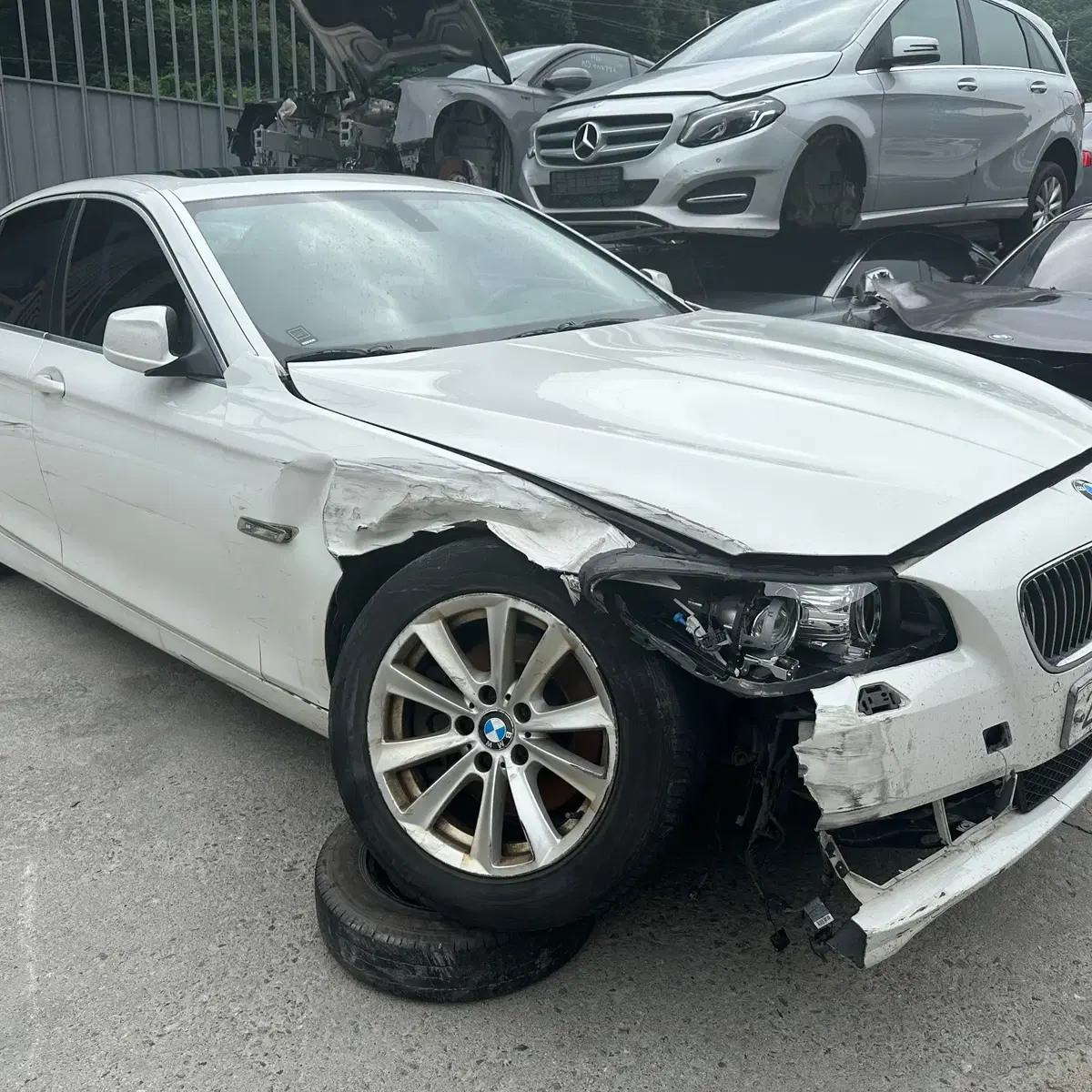 BMW 528i (F10) 571547 2011년 전기형 분해 판매합니다