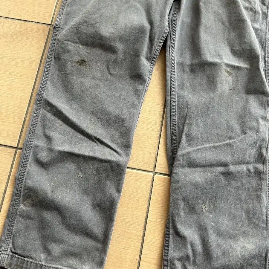 Carhartt dirty workpants