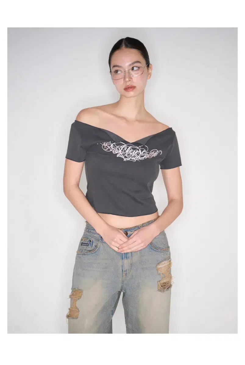 플리즈노팔로우 Faye Vintage Logo Top