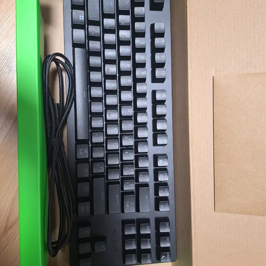 레이저 헌츠맨 v2 tkl