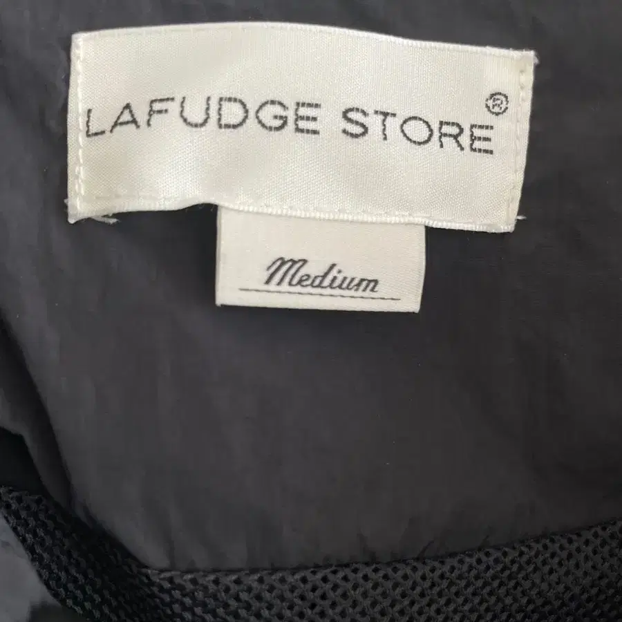 LAFUDGE STORE 남성 바스락점퍼