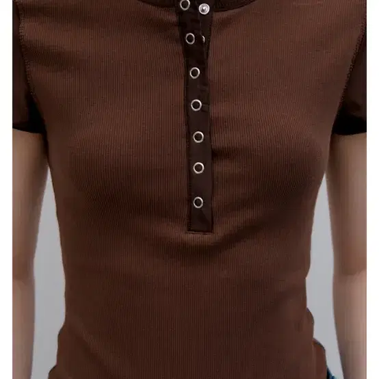 파르벵 HENLEY NECK COLOR BLOCK TOP_BROWN